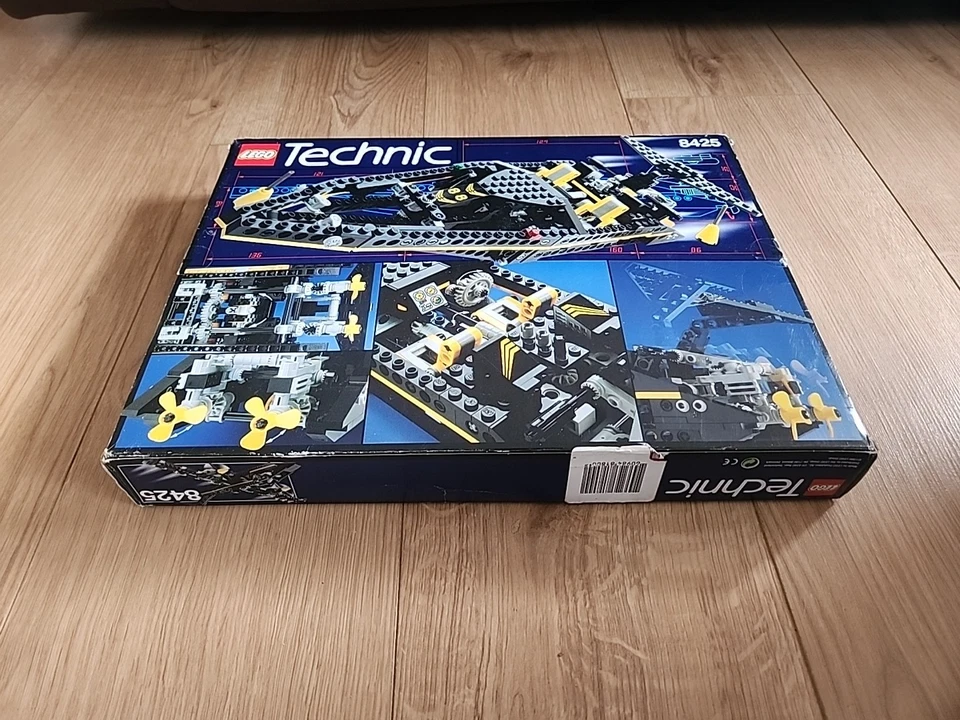 LEGO Technic 8425 Black Hawk / Sky Stormer, photo 2 of 5