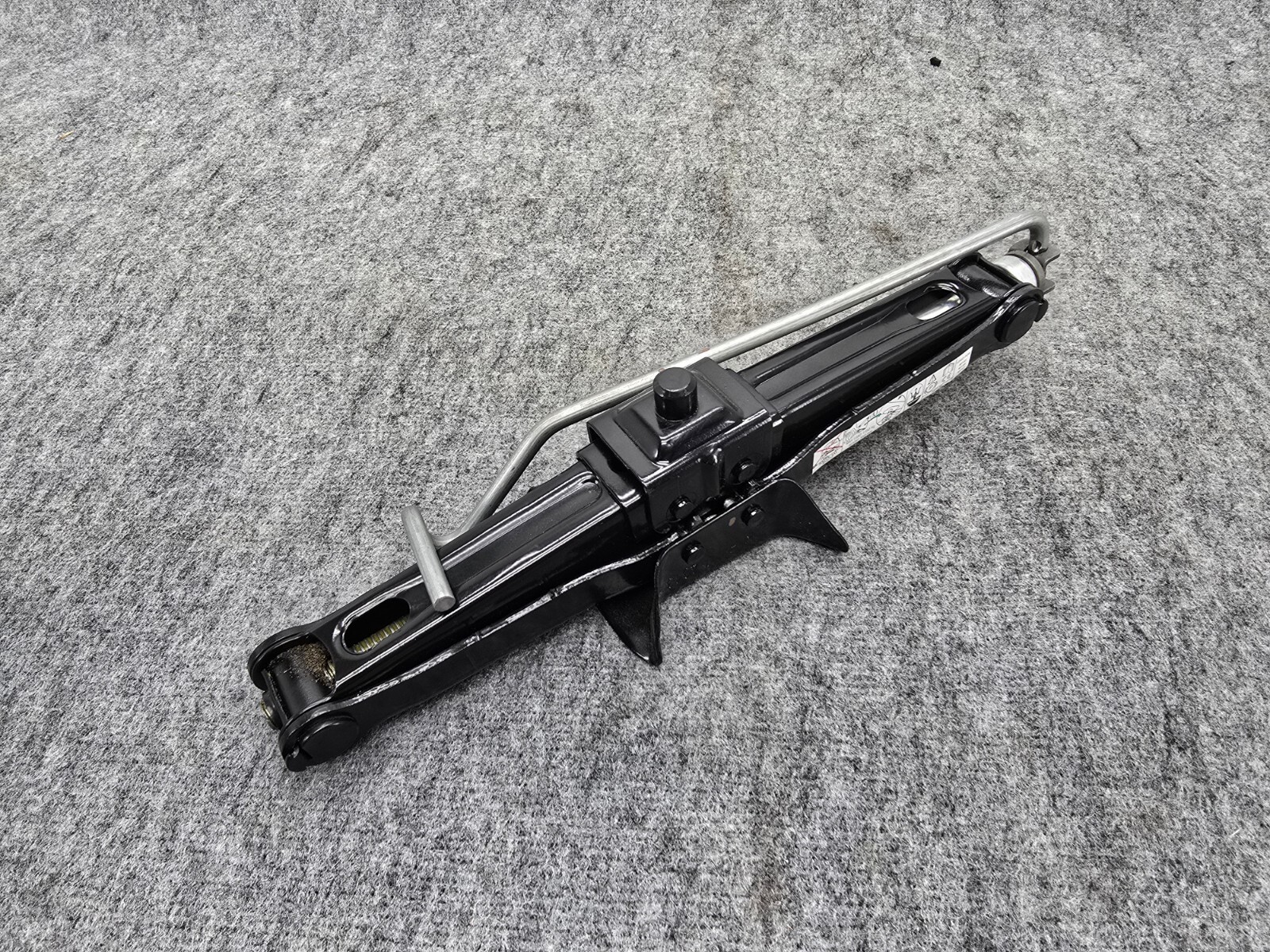 FLOOR JACK ASSEMBLY OEM 40K 14-19 MASERATI GHIBLI S QUATTROPORTE