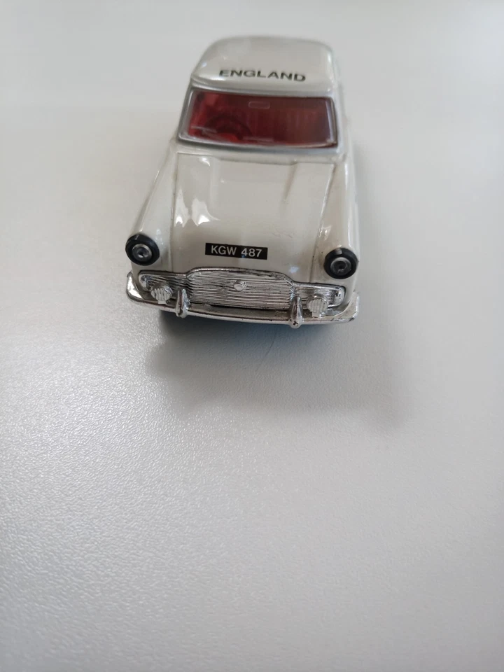 Ford Zephyr MK2, #85 Anne Hall/Lucille Cardwell,  1/43 in neuer Vitrine - Bild 4 von 4