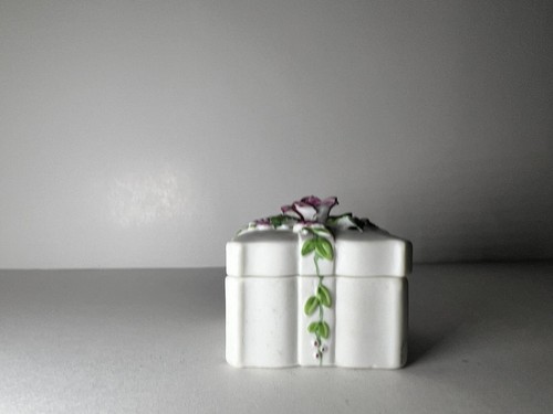 VTG Hand Painted Lefton China Ceramic Floral Gift Trinket Box 02486 - Picture 6 of 14