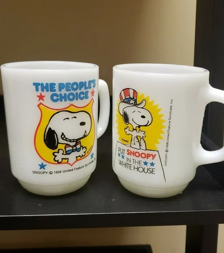 2 VINTAGE ANCHOR HOCKING SNOOPY PRESIDENT MILK GLASS MUGS FIRE KING 