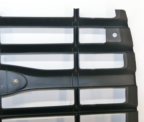 F5HZ-8200-C Ford F600-F800 (1999-1995) Black Grille OEM 9218 - Picture 8 of 11