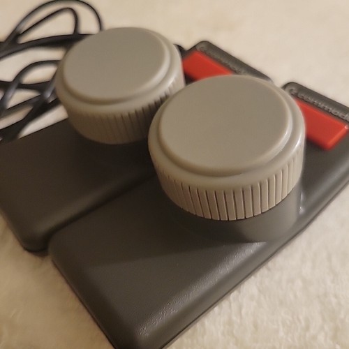 Commodore 64 Vintage VIC 20 Paddle Controllers Tested & Working - Picture 3 of 3