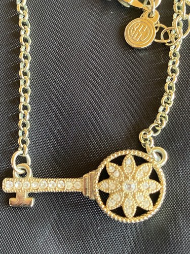 BGJ CN Key Pendant Chain Necklace - Floral w/ Rhinestones - Gold Tone - Sideways - Picture 9 of 14