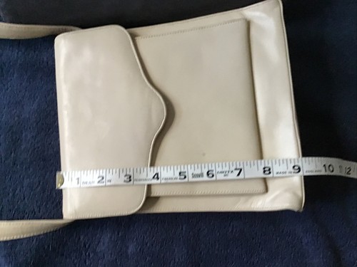 Vintage Anne Klein For Oroton Cream Leather Crossbody Purse Lion Embossed Logo - Picture 5 of 17