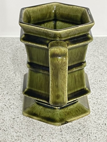 HOLKHAM POTTERY OLIVE GREEN HEXAGONAL MUG T.116 ENGLAND PAGODA STYLE - Picture 2 of 6