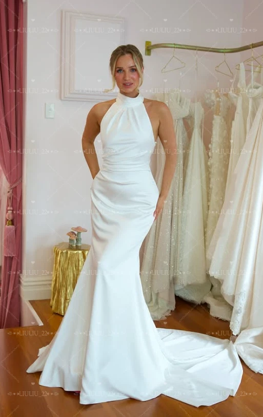 Sexy Vestido de Novia de Satén Sin Espalda Sirena Halter Cuello Fruncido Tren Vestidos de Novia Foto 2 de 4