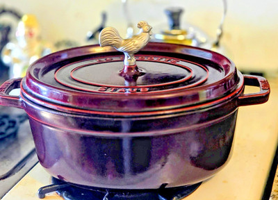 Staub 31 Oval Dutch Oven Cocotte Cherry Red Enamel Cast Iron 5.75 Qt Made France