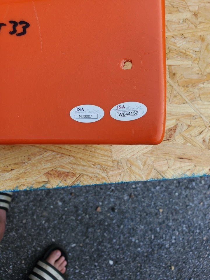 三河体育场座椅靠背编号 5 件 Franco、Frenchy、Bradshaw 签名 — 第 2/2 张图片