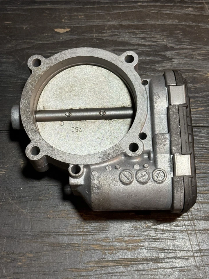 Válvula de cuerpo del acelerador de admisión del motor Audi S5 A8 V8 2008-2012 077133062A OEM Foto 2 de 3