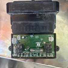 Dometic 3850415-01 RV Refrigerator Universal Control Circuit PC Board/w Box used