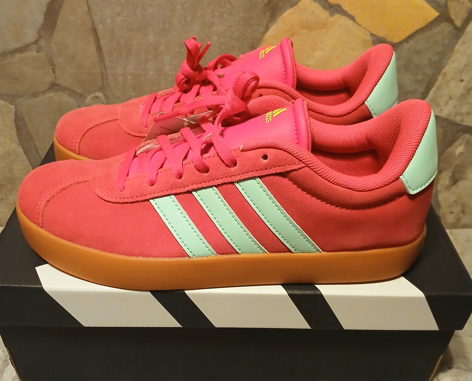 Js5013 Shock Pink Flash Aqua