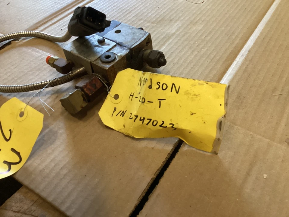 NORDSON H-20-T HOT MELT GLUE GUN. - Image 3 of 3