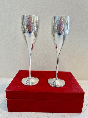 Pair of International Silver Co. Tall Wine Flutes w/ Sticker in Box - Etched - Picture 2 of 12