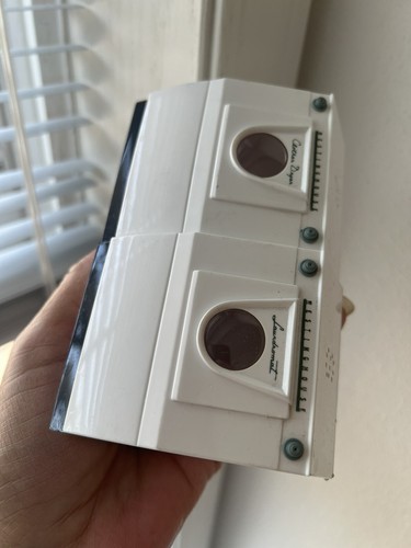 Vintage Westinghouse Laundromat Clothes Dryer Plastic Salt & Pepper Shakers  - Picture 3 of 8