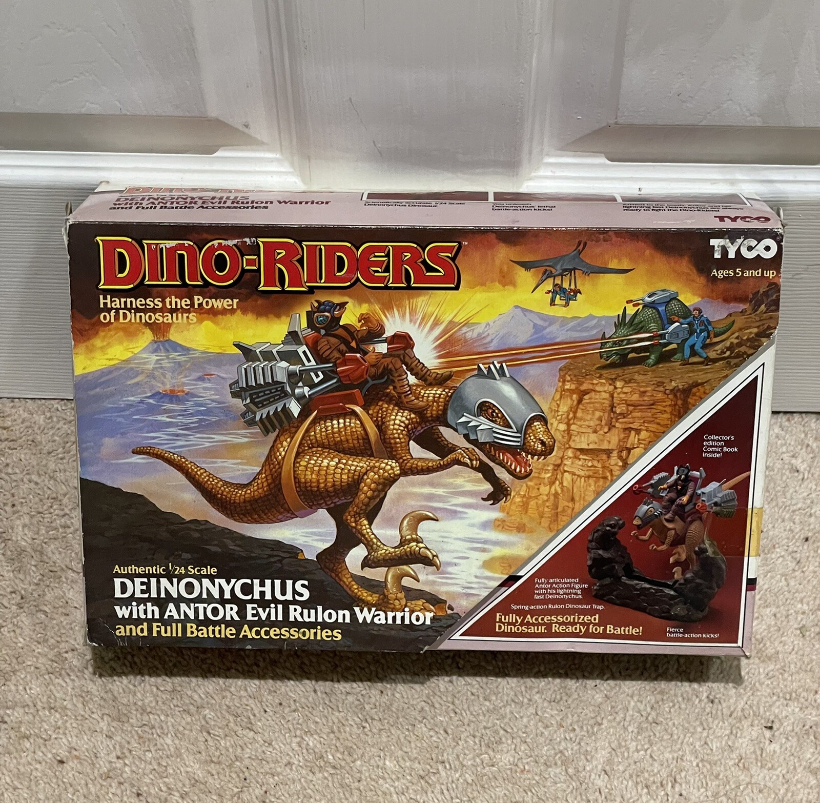 Deinonychus and rulon Warrior Dino Riders