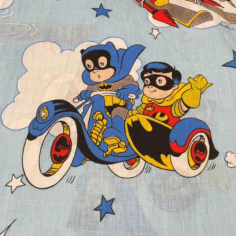 DC Comics Super Jrs. 1978 de colección Tela de mezcla de algodón azul por yarda 36" x 44" Foto 4 de 4