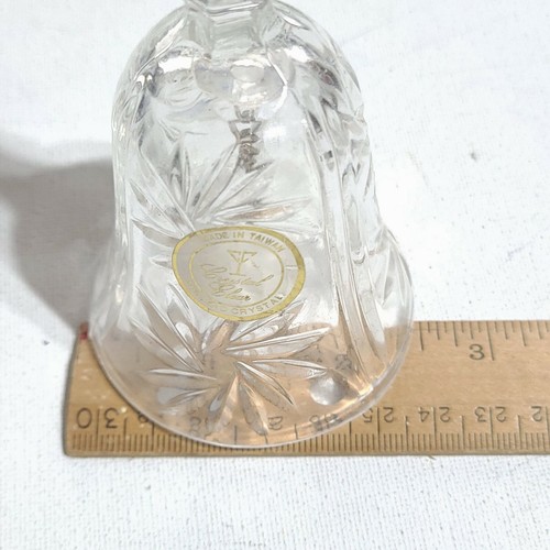 Campana de cristal vintage 24% plomo de Crystal Clear Industries cortada a mano en Taiwán - Imagen 5 de 5