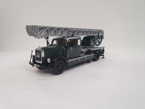 1/43 MERCEDES-BENZ LOD3750 DL26 FEUERSCHUTZPOLIZEI KOLN 1941 MINICHAMPS