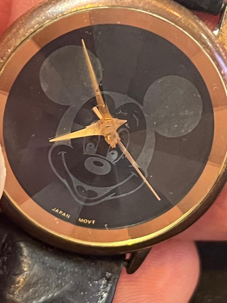 Disney Mickey Mouse Wristwatch 1993 only 5000 made Fossil (A2024A