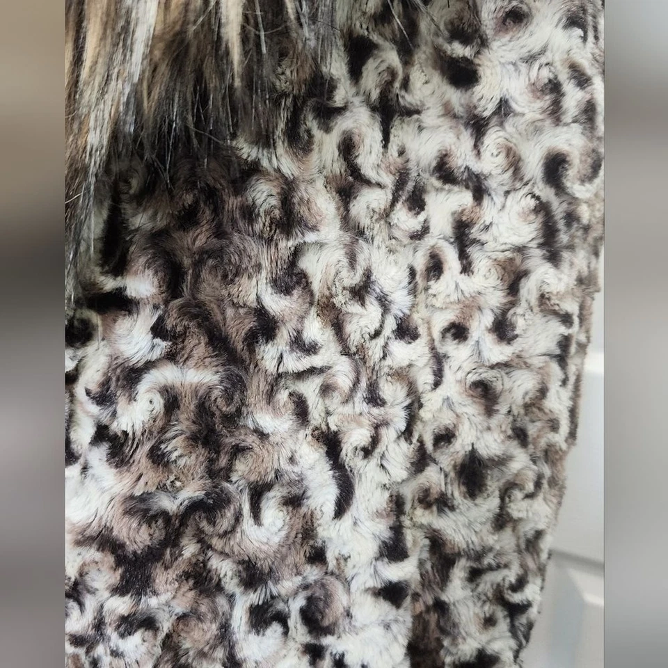 Chaleco de piel sintética Adrienne Landau talla mediana Foto 4 de 4