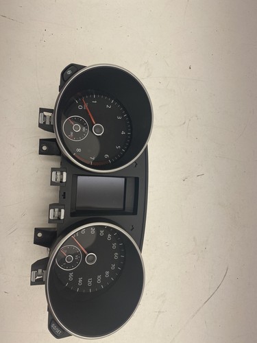 2011 -2014 Volkswagen Jetta Wagon Speedometer Cluster OEM. - Picture 2 of 12