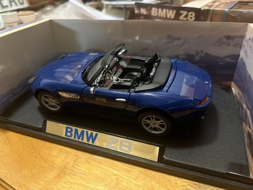 2000 BMW Z8 1/18 Scale Diecast Motormax No.#73106 “New Old Stock” - Picture 2 of 7