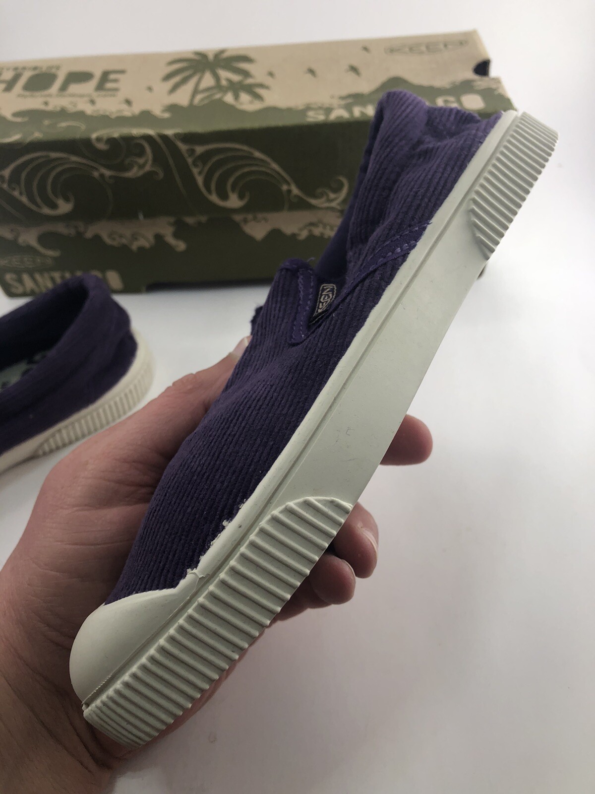 Scarpe mocassino slip on Keen in velluto a coste Santiago per ragazze giovanili uva dolce US 3