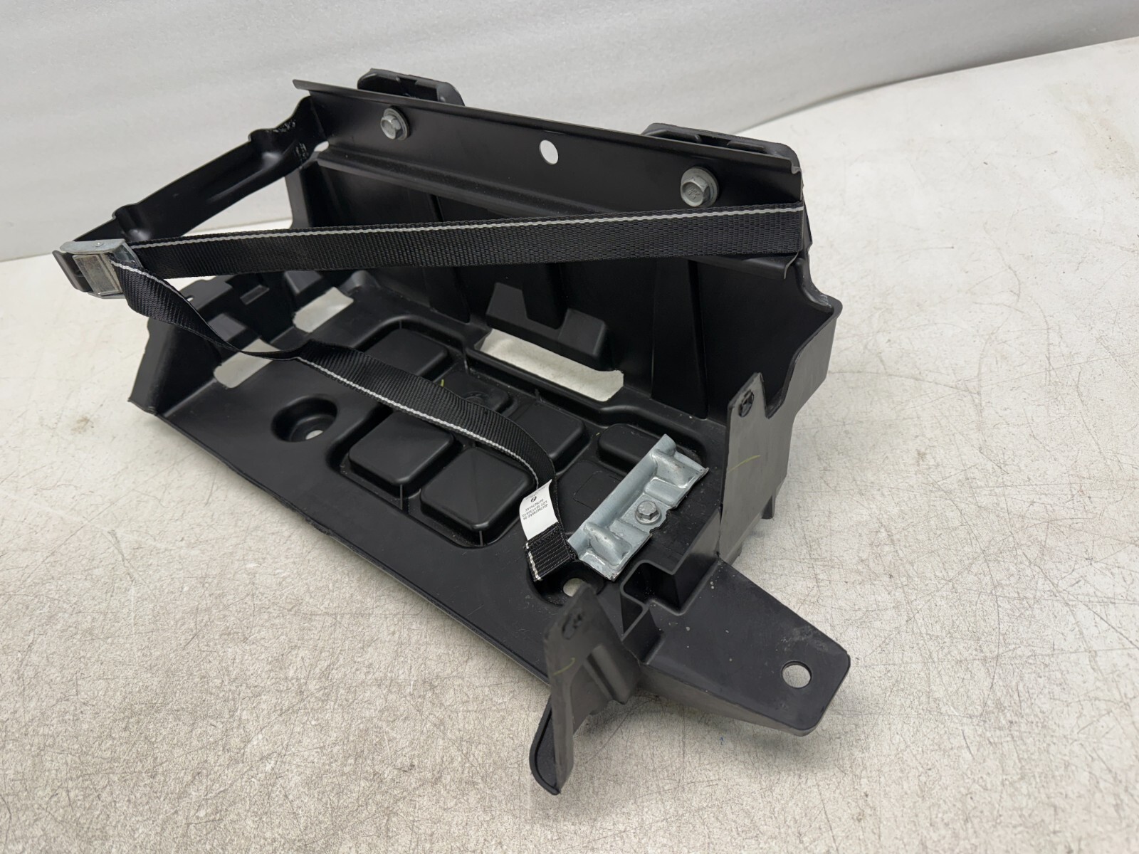 P501109 2014-2020 Maserati Quattroporte Ghibli Battery Tray Holder Bracket OEM