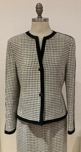 "CHAQUETA Y FALDA LOUIS FERAUD DE COLECCIÓN DÉCADA DE 1990 de 19" de axila a axila - Imagen 2 de 12