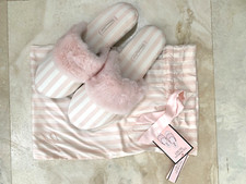 NEW VICTORIA SECRET SATIN WARM COZY LOGO SLIPPERS GIFT BAG PINK/WHITE LARGE L