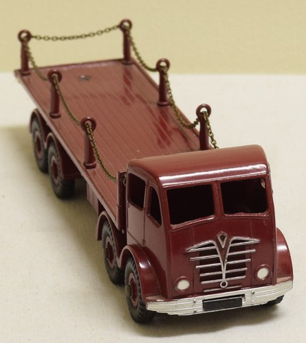 DINKY 905 FODEN FLAT TRUCK W/ CHAINS, NEAR-MINT MODEL W/ EXCELLENT BOX! - Picture 2 of 11