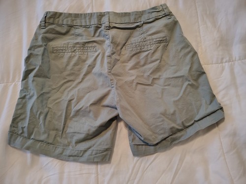 Old Navy salbeigrün khaki Chino Shorts Damengröße 4  - Bild 3 von 3
