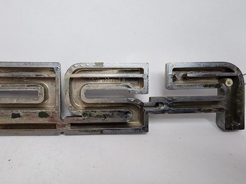 FORD F-250 Pick-Up Truck Emblem Ornament Logo Badge Nameplate Script E7TB-16114B - Picture 6 of 10