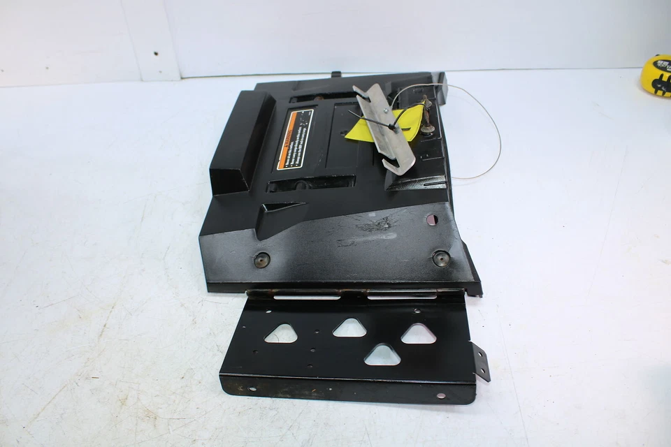 Ski-Doo Expedition 800R Xtreme E-TEC 2018 cubierta de caja de almacenamiento 510005714 Foto 4 de 4