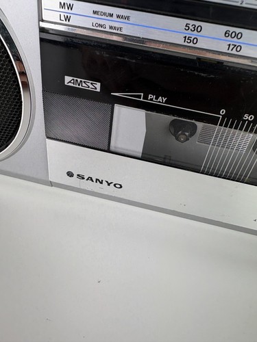 Sublime Poste Radio Sanyo Boombox, 4 Band Stereo Radio Cassette Recorder M7200LU - Foto 15 di 24