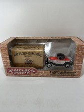NIB Ertl Collectibles 1932 Ford Roadster W/ Beer Case Anheuser-Busch Budweiser