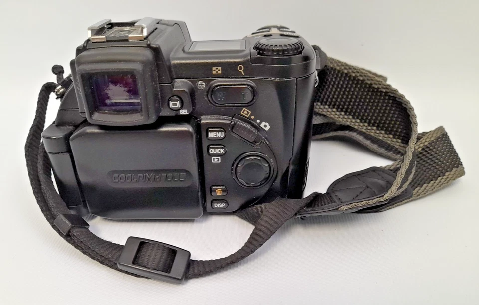 Nikon Coolpix 5700 Digital Camera, 5 MegaPixel, 8 X Zoom Lens, Boxed, Untested - Image 4 of 4