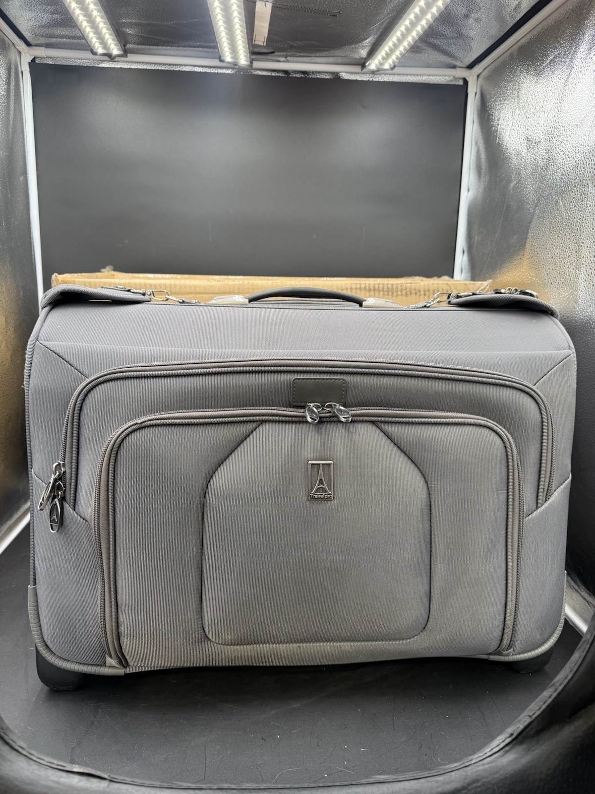 Travel Pro Crew 9 Rolling Carry On Bag 22&rdquo; Titanium EUC