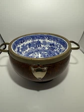 Very Rare Blue Willow Deep Serving Dish Wood Surround