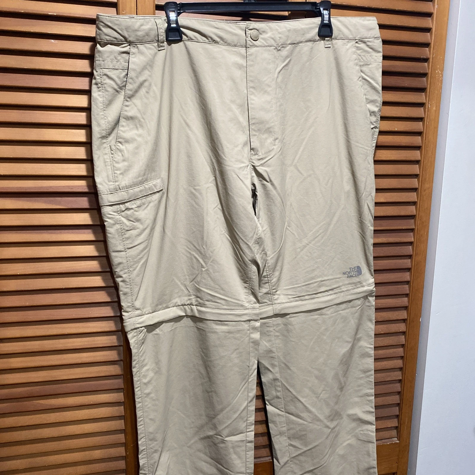 The North Face Men’s Nylon Outdoor Hiking Pants Size 40x32 Tan Full Zip Pockets