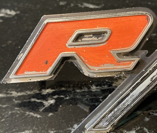 Genuine OEM 1969 Dodge Coronet R/T Grille EMBLEM MoPar #2898886 - Foto 8 di 10