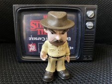 YuMe Toys STRANGER THINGS Upside Down Capsule -HOPPER- Figure w/ Cards+