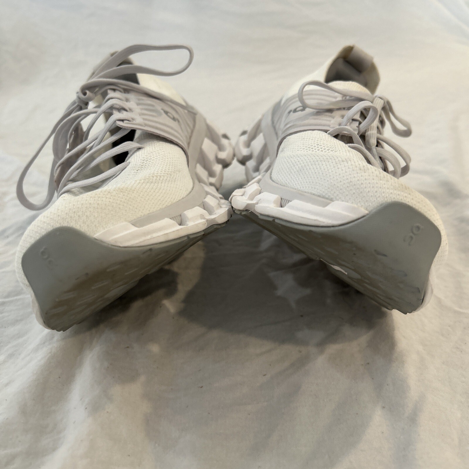 On Cloud Cloudswift Low Top Running Sneakers Wome… - image 4
