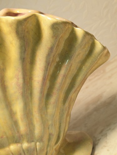 MCM 60's BOHO Shell Vase Ocean Glam Decor Pottery Fan Vase Large Yellow Pink Vtg - 第 3/15 張圖片