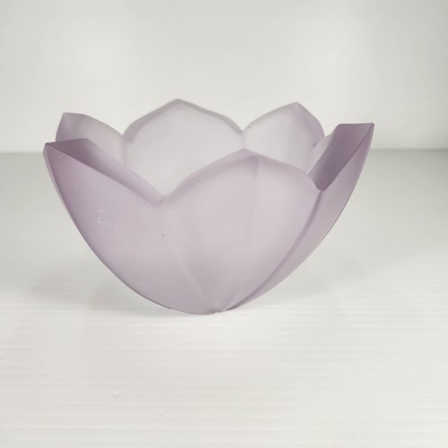 Lenox Tulip Lotus Pastel Lavender Frosted Satin Thick Heavy Glass Bowl 6"x4"