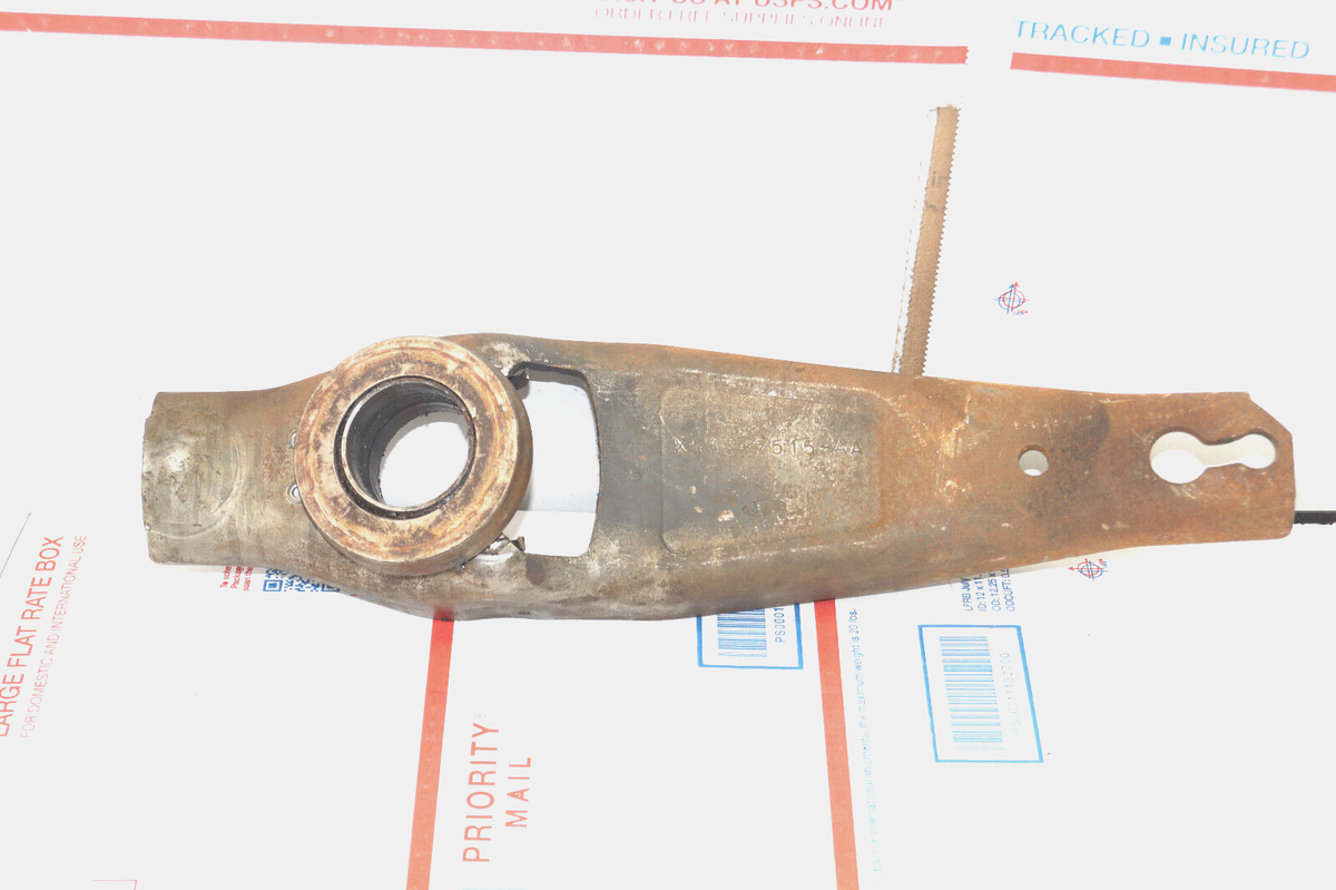ハンガーフォード 94 95 Ford Mustang GT T5 Manual Transmission Clutch Fork OEM XR33