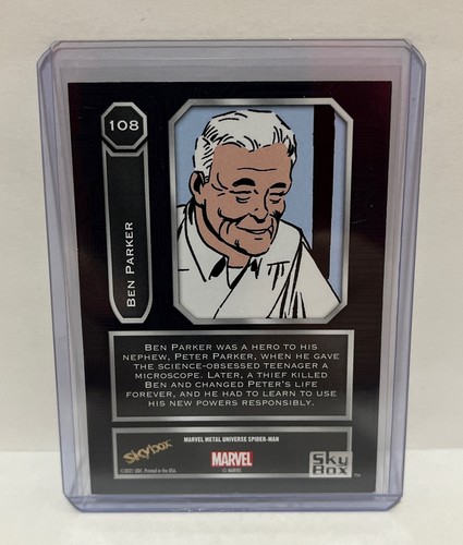 Spider-Man Marvel Metal Universe (Skybox 2021) GOLD PARALLEL #108 / BEN PARKER - Picture 2 of 2