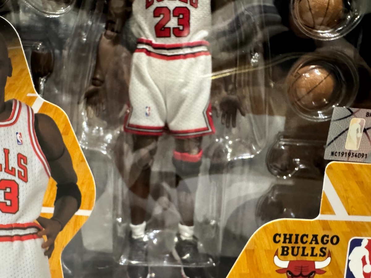 MAFEX Michael Jordan Chicago Bulls HOME Figure No.255