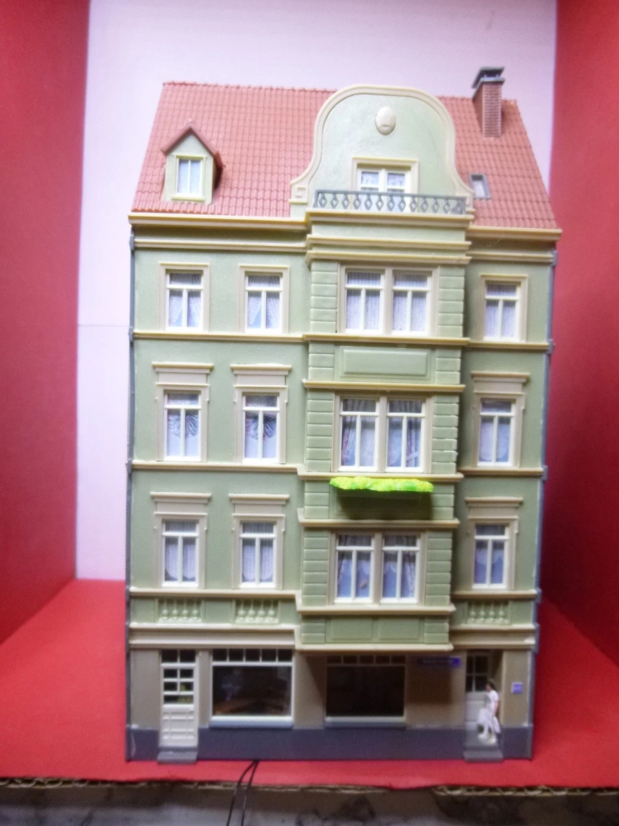 Faller - Wohn-und Geschäftshaus " Goethestr. 62 " beleuchtet in H0